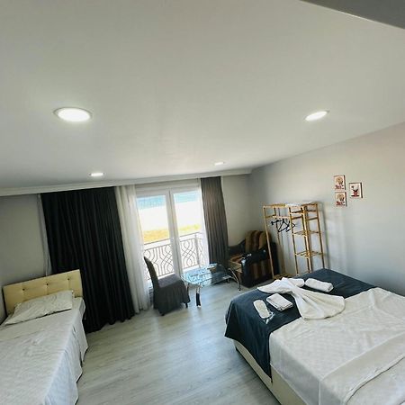 Holiday Beach Hotel Arnavutkoy Extérieur photo