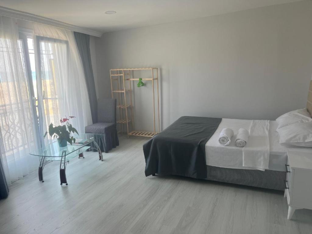 Holiday Beach Hotel Arnavutkoy Extérieur photo
